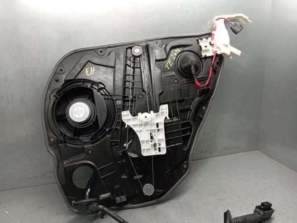 Elevador vidros trás esquerdo KIA Ceed (CD)