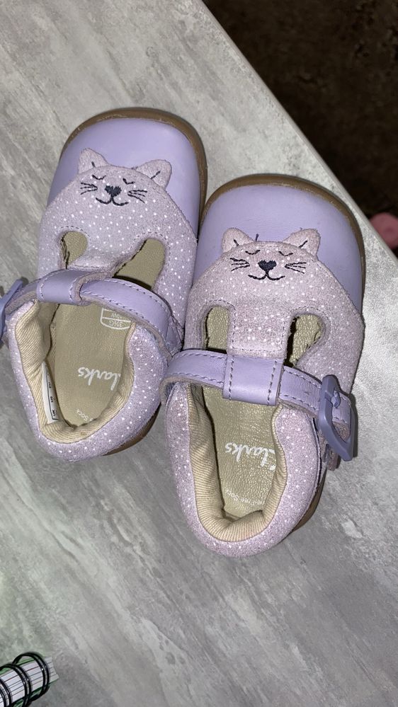 Туфельки  Clarks на дівчинку 19 розмір