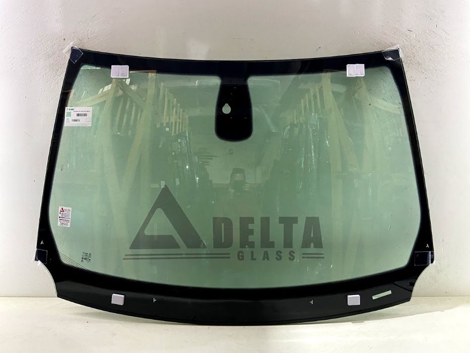 Jeep Compass (2017-) - лобове скло з обігрівом стекло лобовое