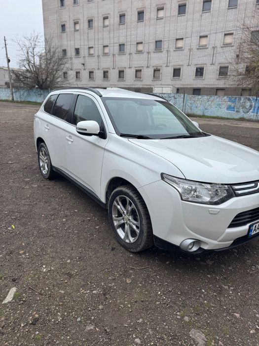 Mitsubishi Outlander XL 2.4d