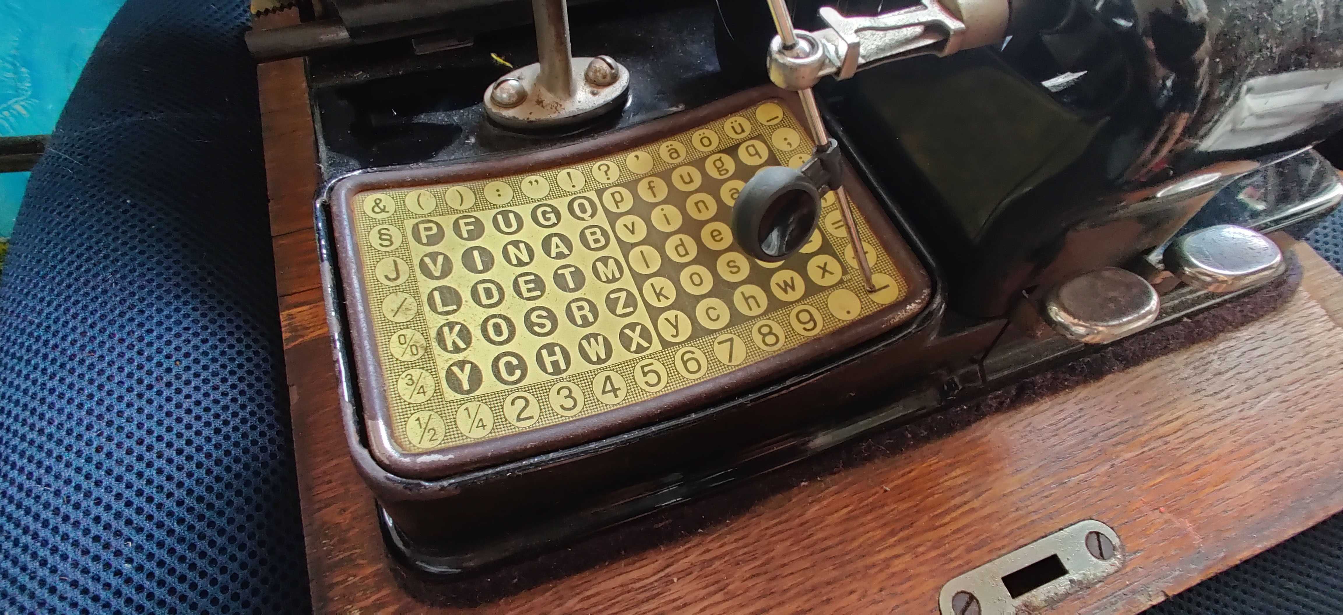 Máquina de Escrever Mignon AEG - Antiga 100 anos - Com caixa original