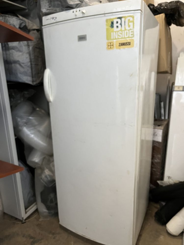 Морозильна камера ZANUSSI ZFU422W бу