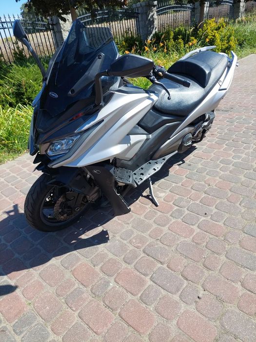 Kymco AK 550