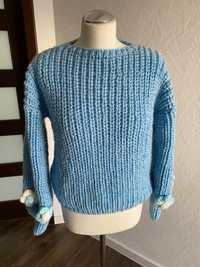 Ręcznie robiony sweterek damski