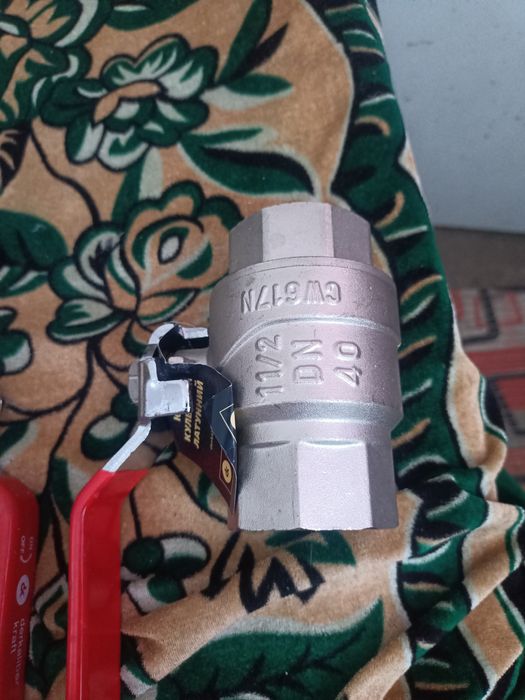 Кран шаровый 11/2 дюйма новые
