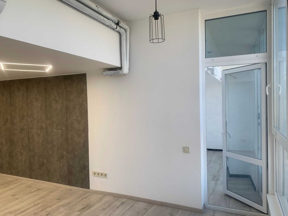 Отличный офис 23 кв.м. с кондиционером и панорамным видом на Позняках!