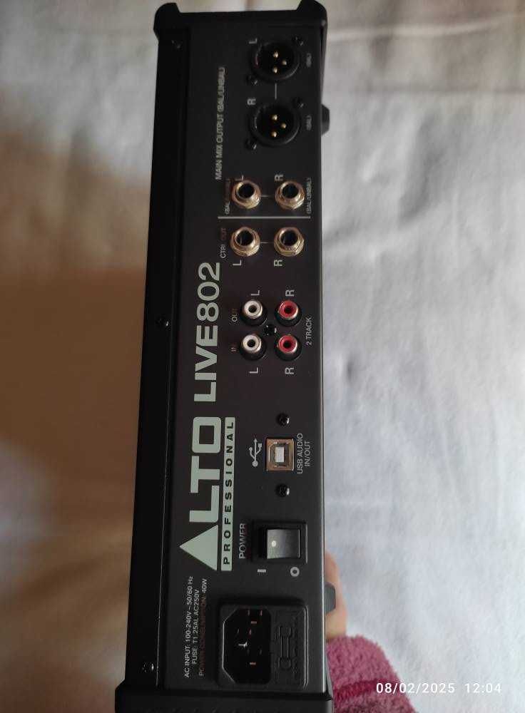 Mesa de mistura analógica Alto LIVE 802 - como nova (usada 3 vezes)
