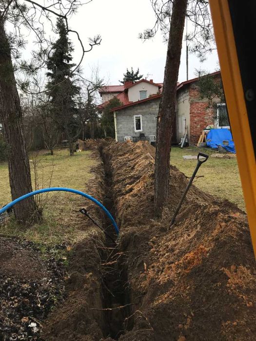 Prace ziemne minikoparka z wiertnicą i młotem | Koparko-ładowarka