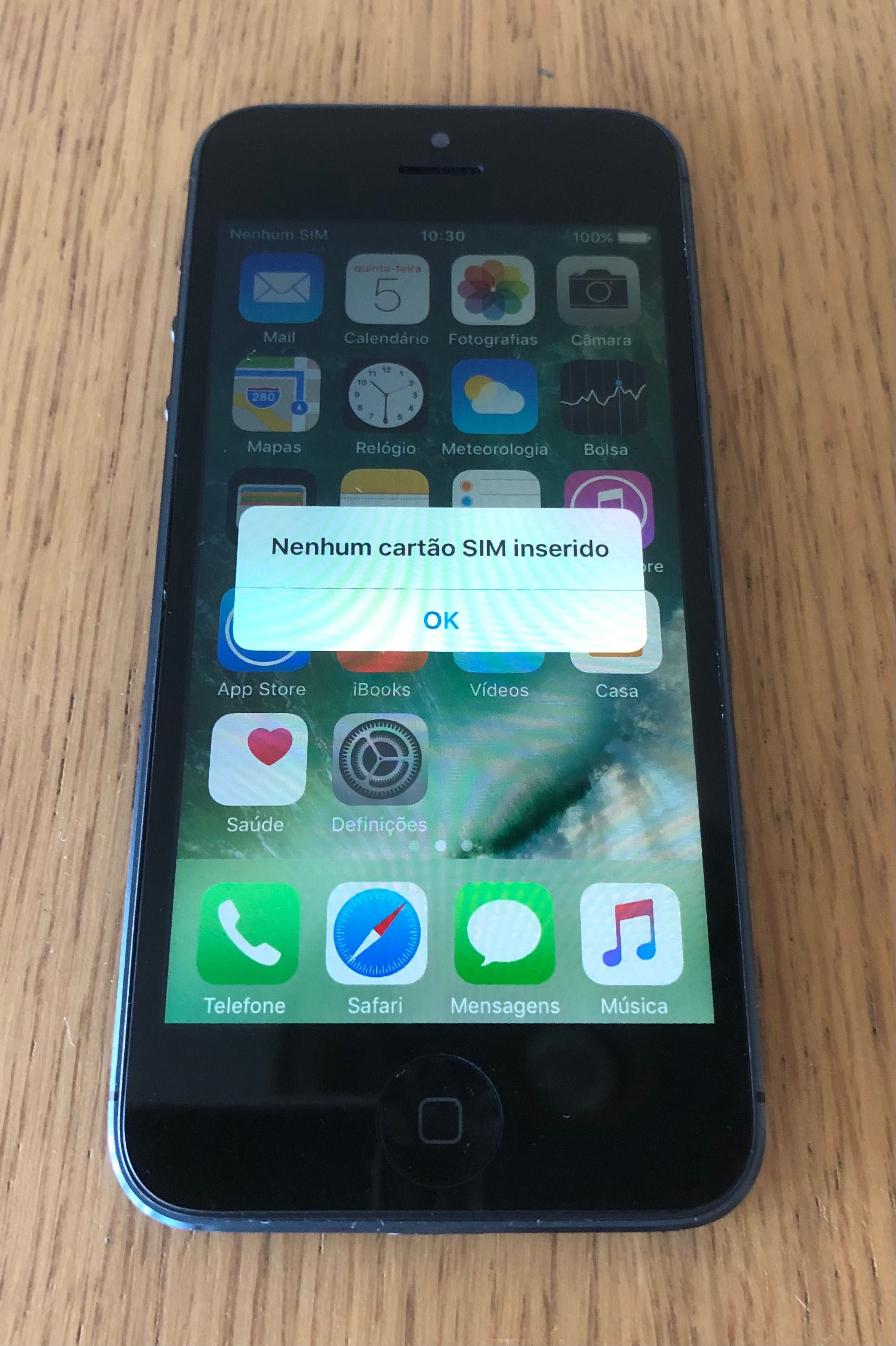 Apple iPhone 5 - 64GB - Preto