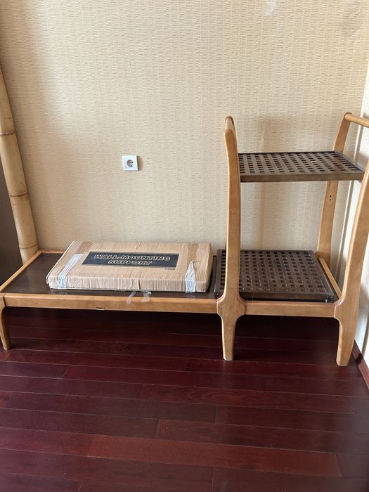 Підставка, етажерка, полиця для квітів