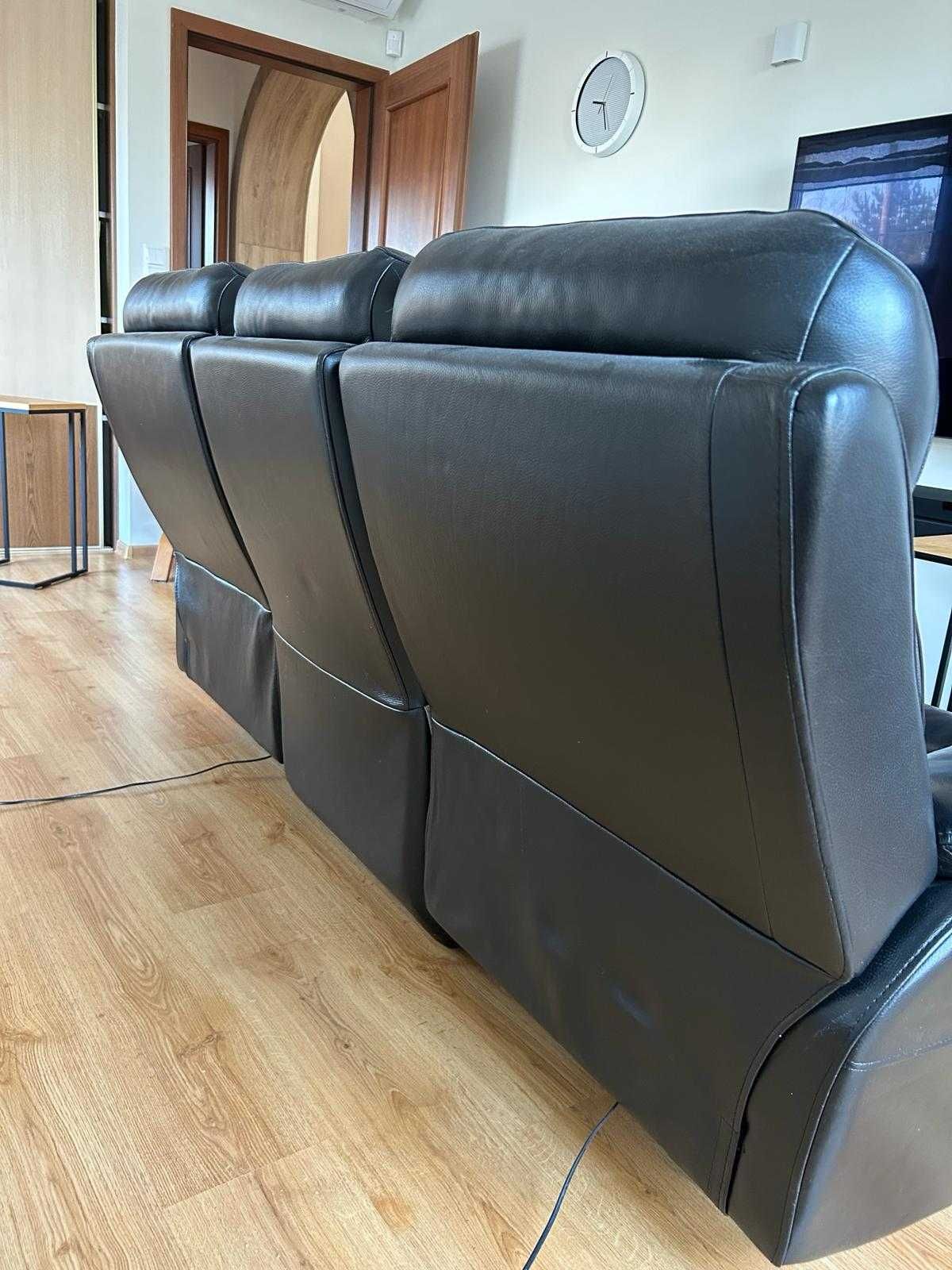 Komplet wypoczynkowy firmy Wanat Meble z trzema siedziskami