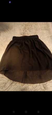 Krótka czarna spódnica