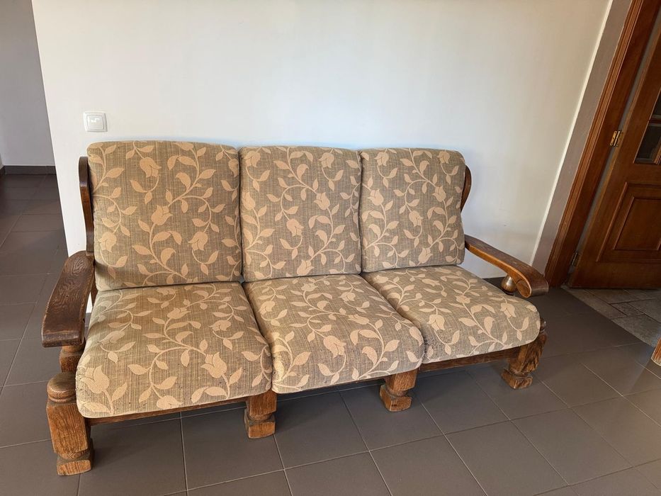 Vende se sofá rústico