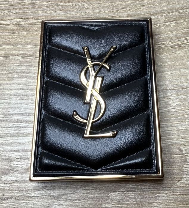 Yves Saint Laurent paleta cieni 710 over brun