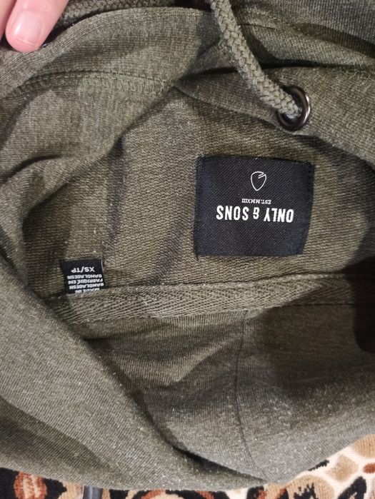 Худі розміру xs хакі