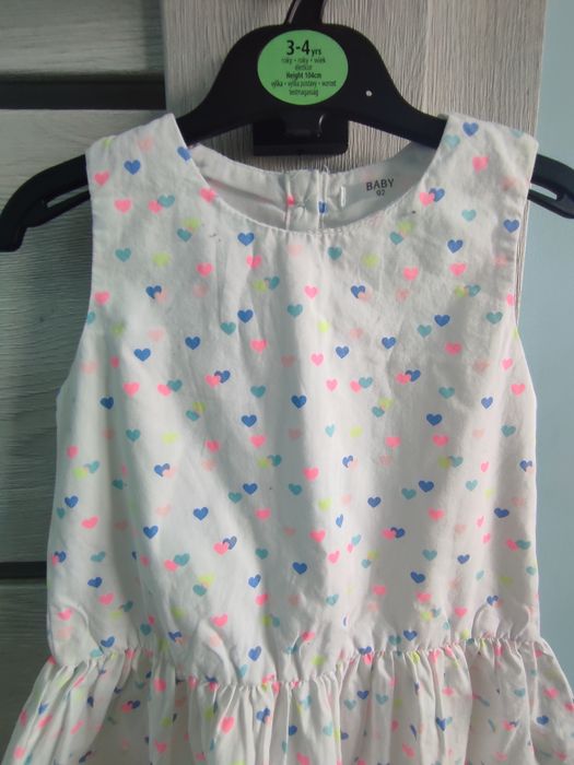 Sukienka w serduszka rozm. 92