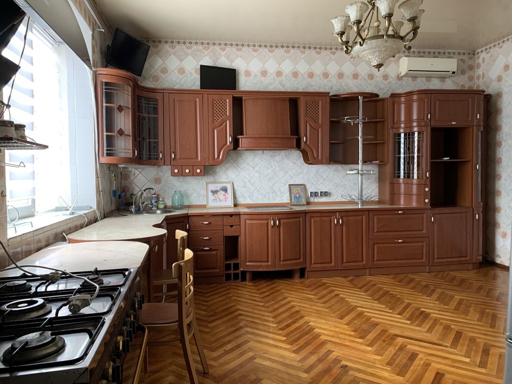 Продаж будинку з ліфтом, Гайсин, центр! Гараж, підвал, літня кухня,