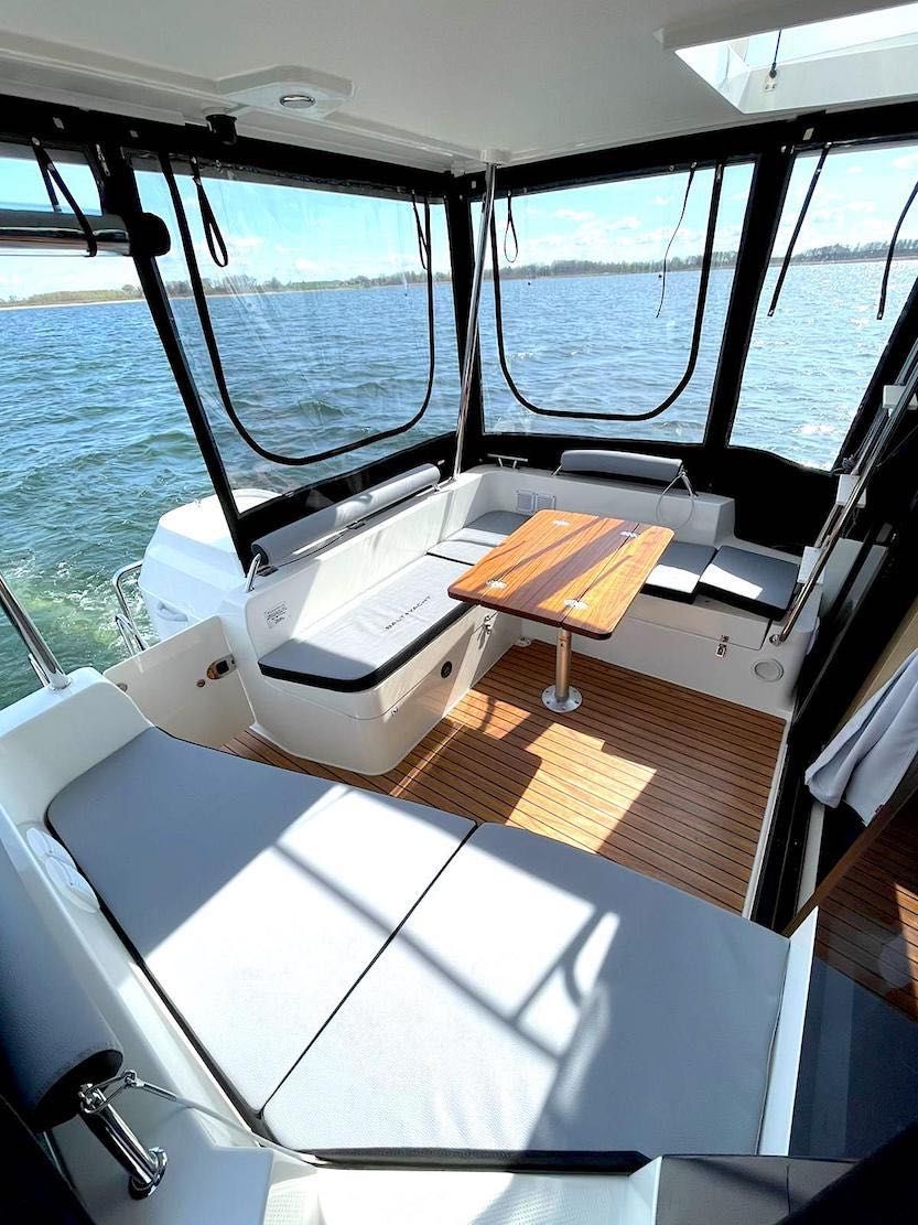 Jacht motorowy SunCamper 35 Flybridge Czarter Mazury wynajem
