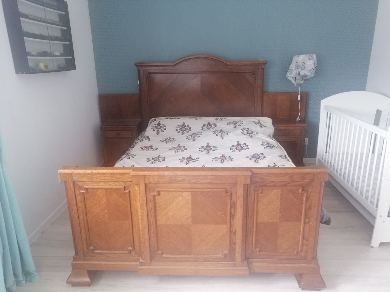 Łóżko zabytkowe drewno 140x200 z materacem