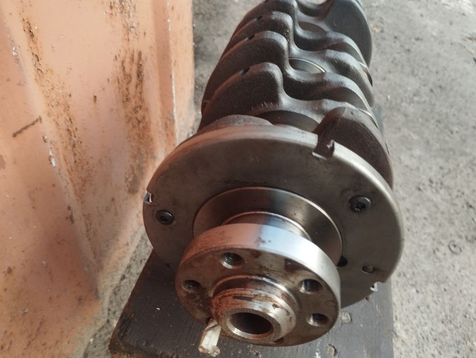 Колінвал Шкода октавія1,9д.