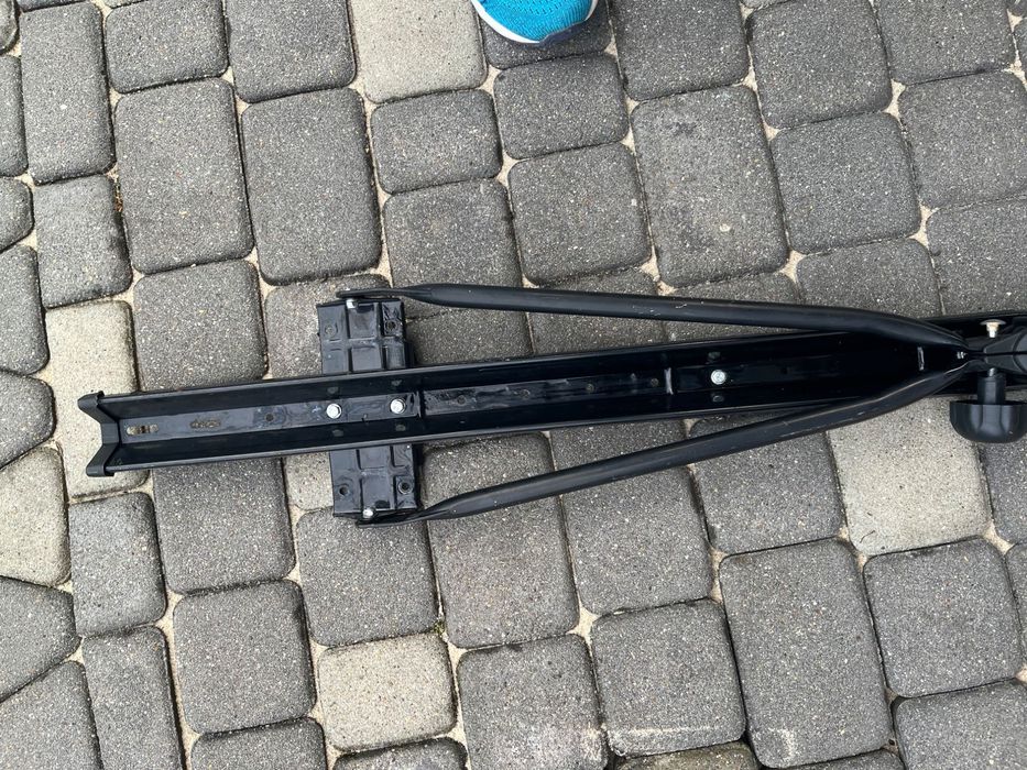 Uniwersalny rowerowy bagażnik dachowy, stalowy