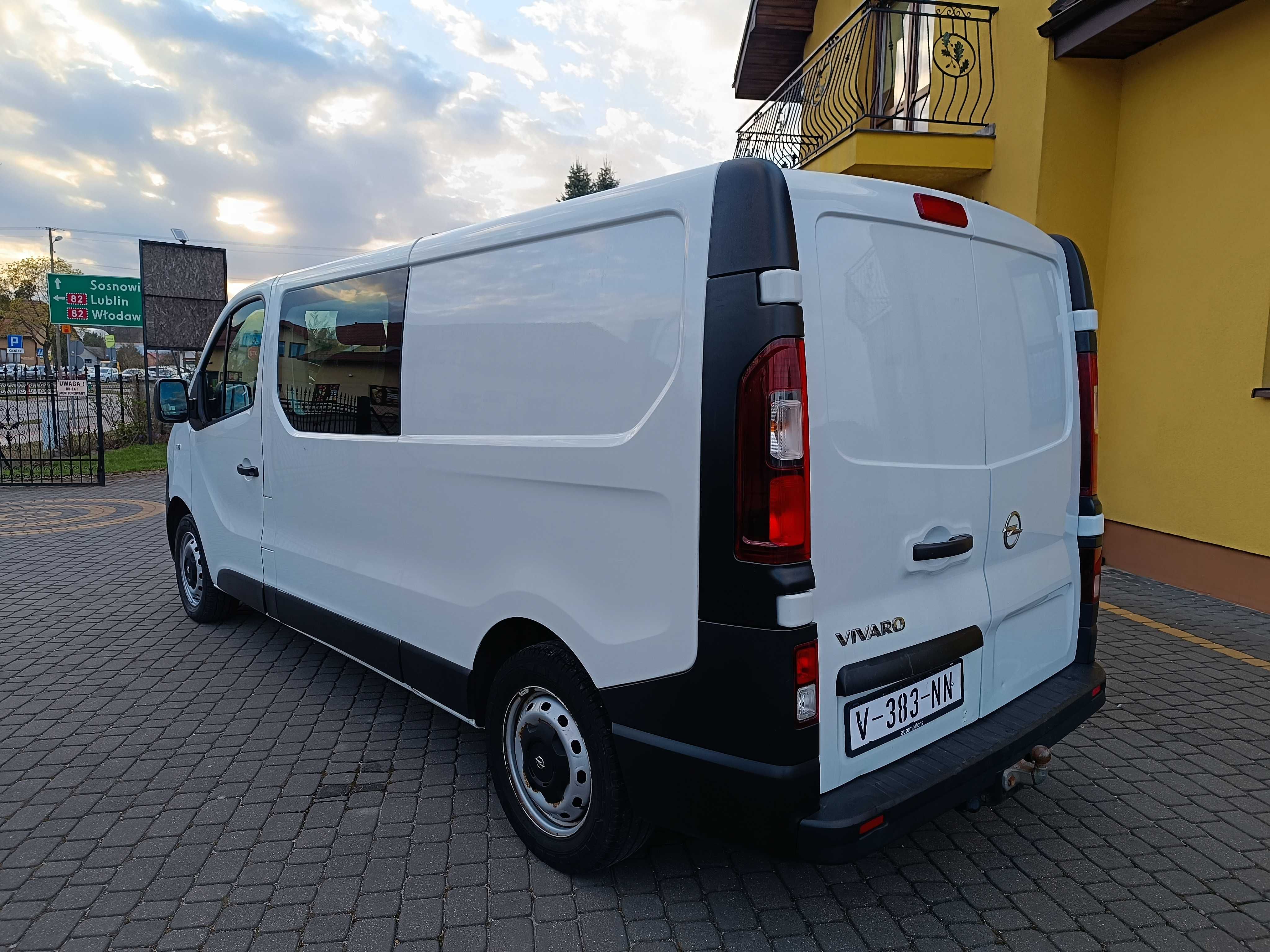 Opel Vivaro B L2H1 1,6 CDTI 2018 r dubel kabina opłacony klima hak
