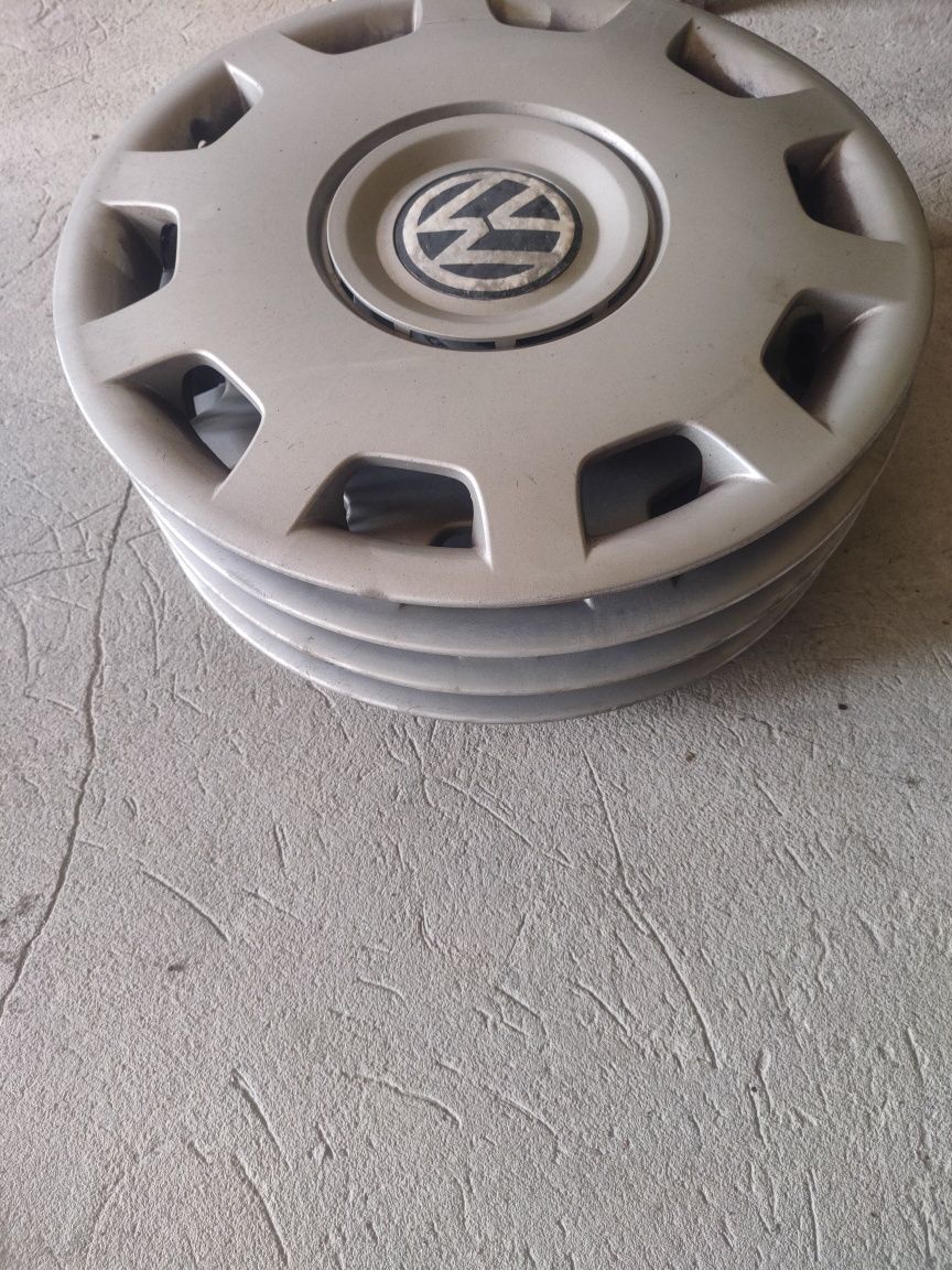 Sprzedam 5 felg stalowych 15" 5x112  z oponami zimowymi i kołpaki VW