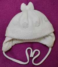 Biała czapka noworodkowa czapeczka 36 kokardka chrzest kwiatki
