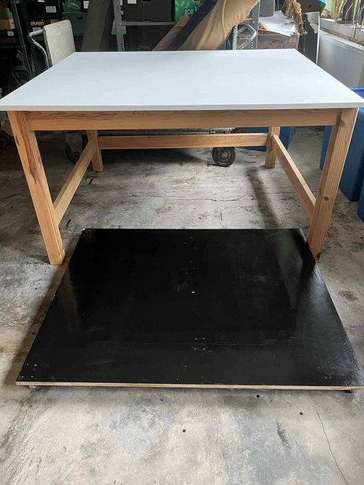 Sprzedam stół krojczy wraz z platforma na tkaniny szycie krawiectwo