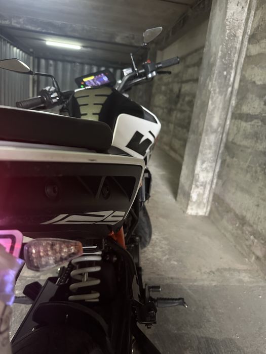 KTM DuKe 125.