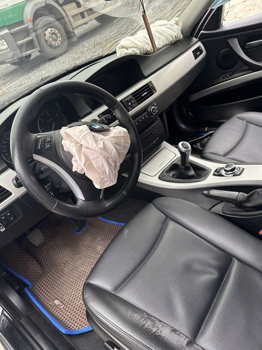 Продам BMW 3  E91