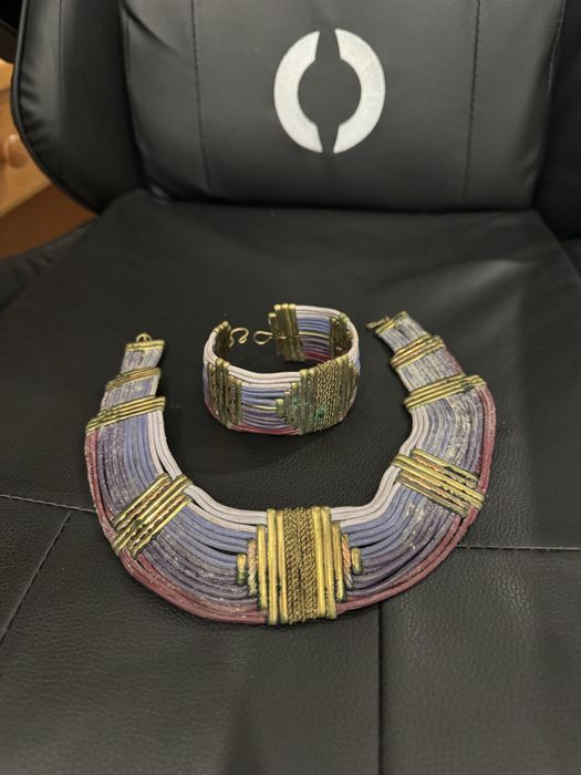 Vendo colar e pulseira em pele e metal estilo egipcio