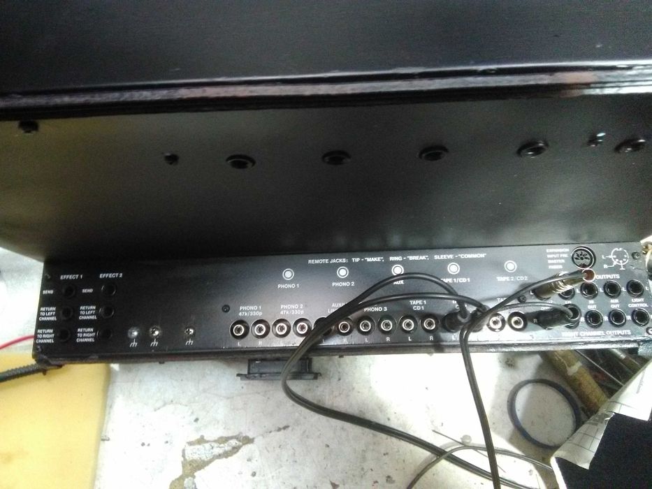 Mesa de som Dynacord SM 8030 com várias  funções