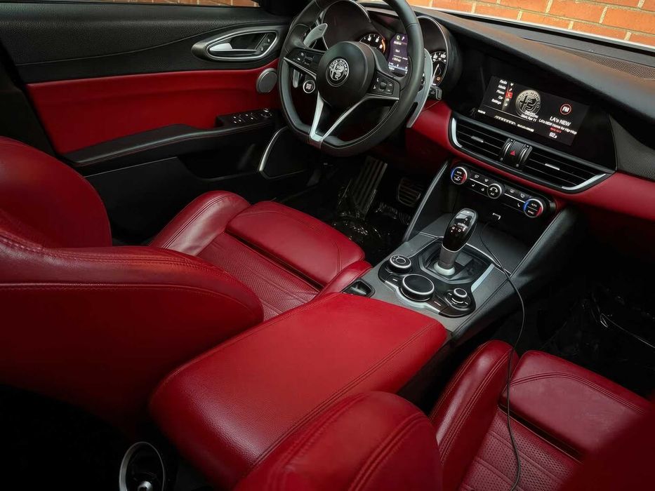 Alfa Romeo Giulia      2019