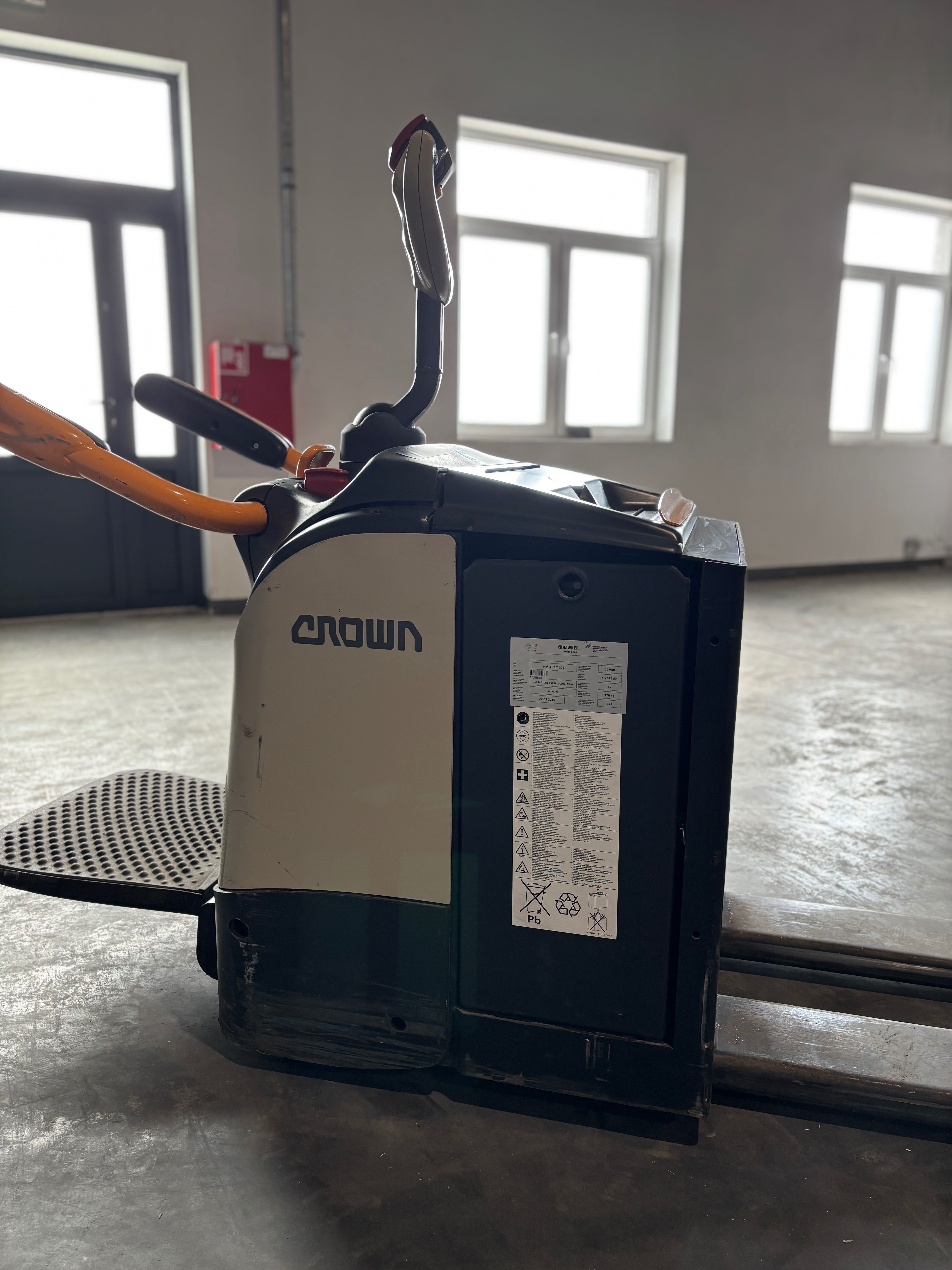 Crown WT3020 paleciak elektryczny, bardzo dobry stan, długie widły
