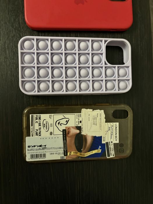 Віддаю чохли на Iphone
