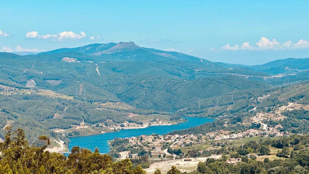 Excelente OPORTUNIDADE Vivenda em Ribeira de Pena 4 ARTIGOS