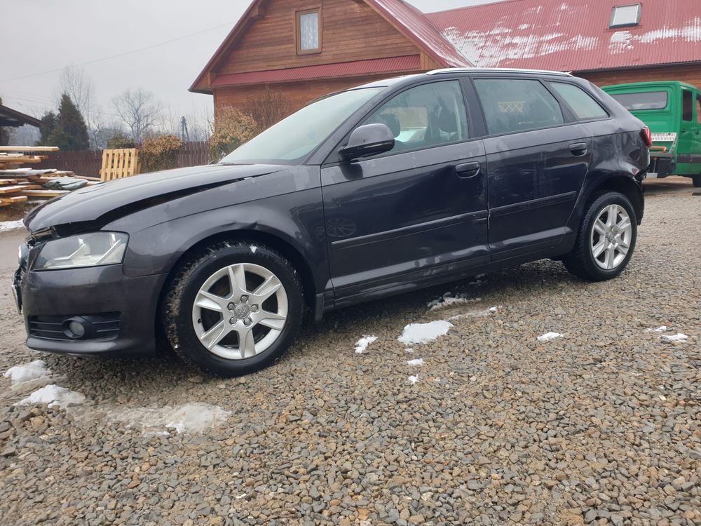 Komplet Alufelg r16  Orginalnych Audi z oponami 2024rok