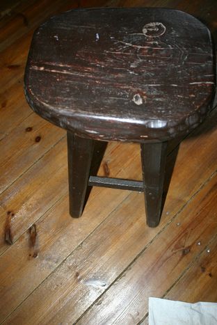 Taboret / stołek / kwietnik wysoki ciężki lite drewno-nowa cena 15.10