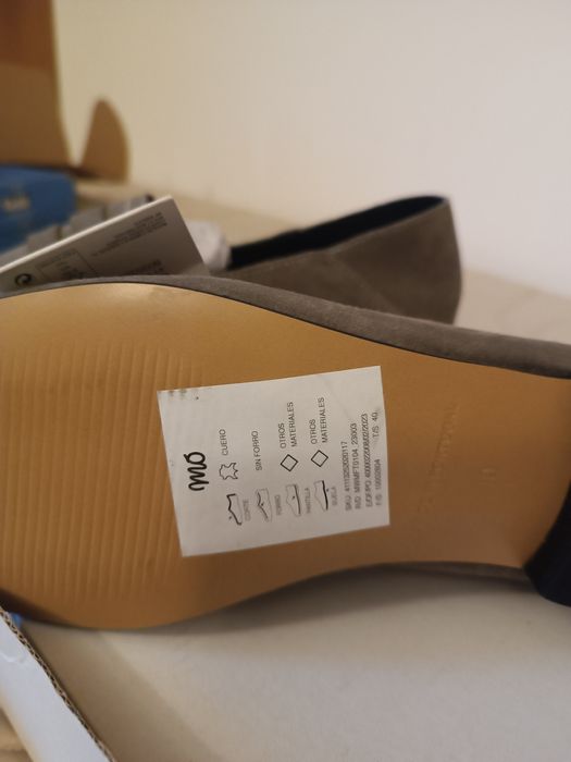 Sapatos MO em pele NOVOS