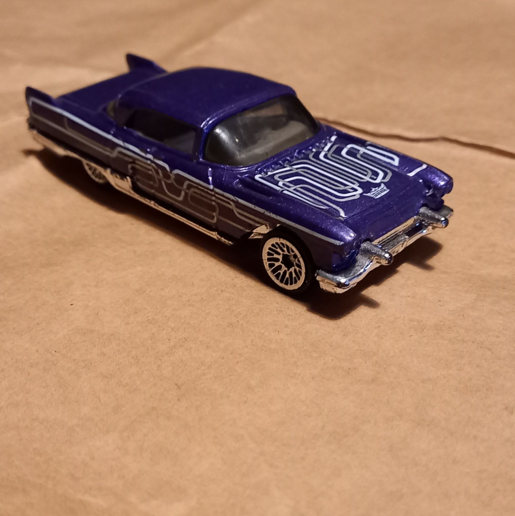 Cadillac Eldorado Brougham GMTM 8,5cm Mattel Hot Wheels 2001 fioletowy