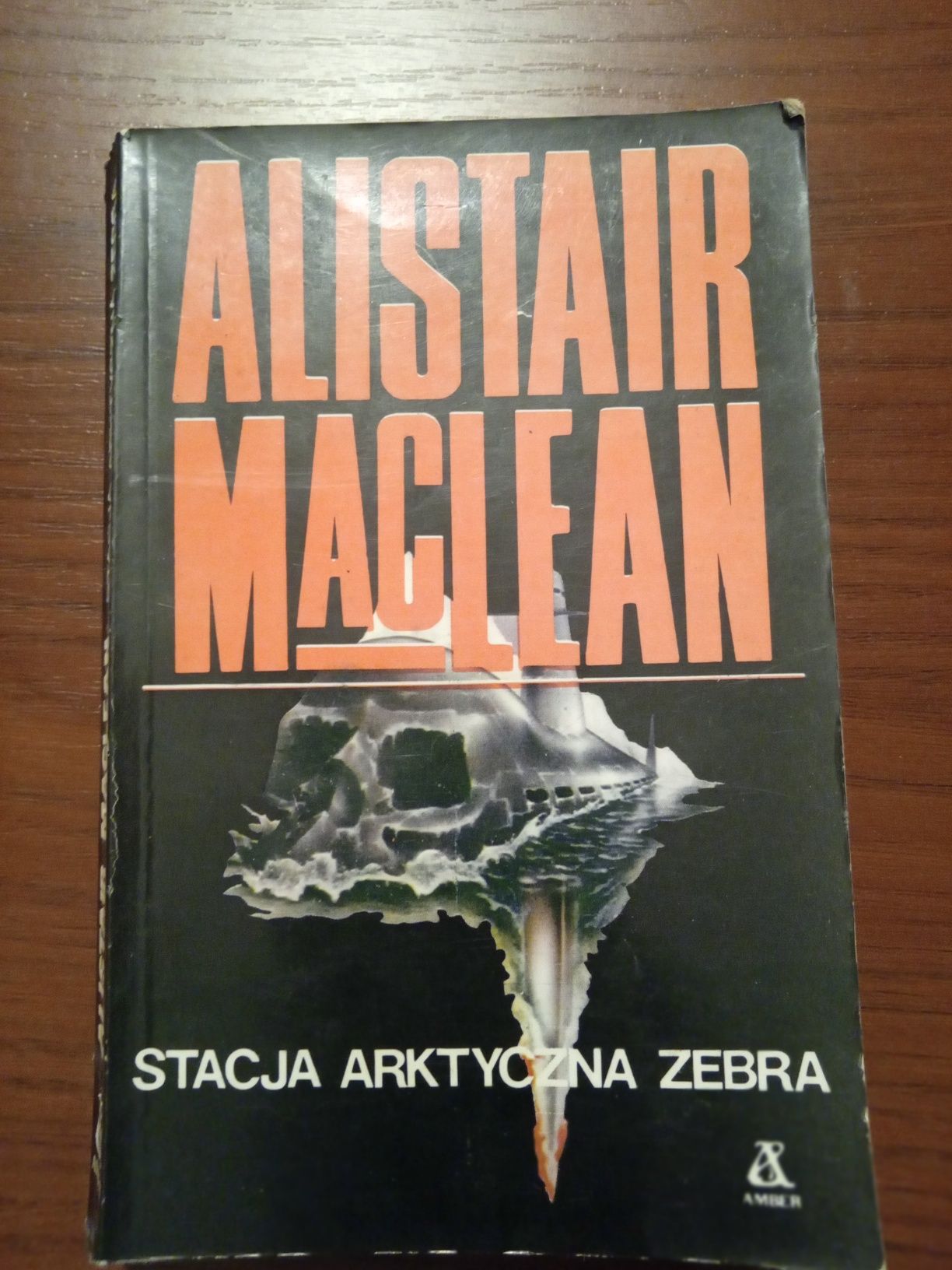 Alistair MacLean Stacja arktyczna zebra