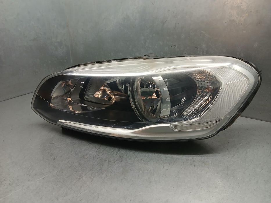 Ótica / farol esquerda VOLVO XC60 I (156)