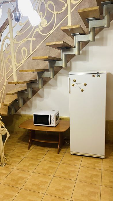 2-кімн. квартира у центрі Львова, вул.Грушевського, власник.