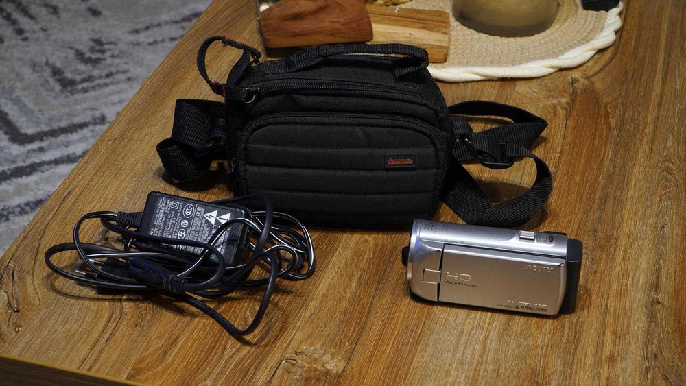 Kamera Sony CX-220 Y2K srebrna HD