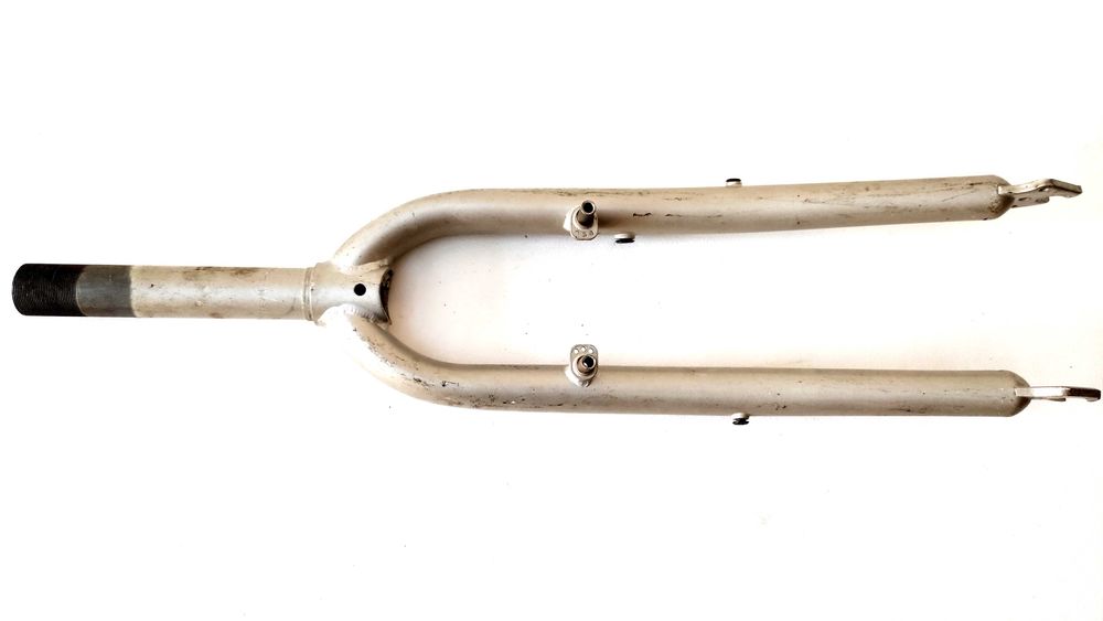 Solidny Widelec rowerowy SPINNER 1 i 1/8'' koło 26'' nr 306