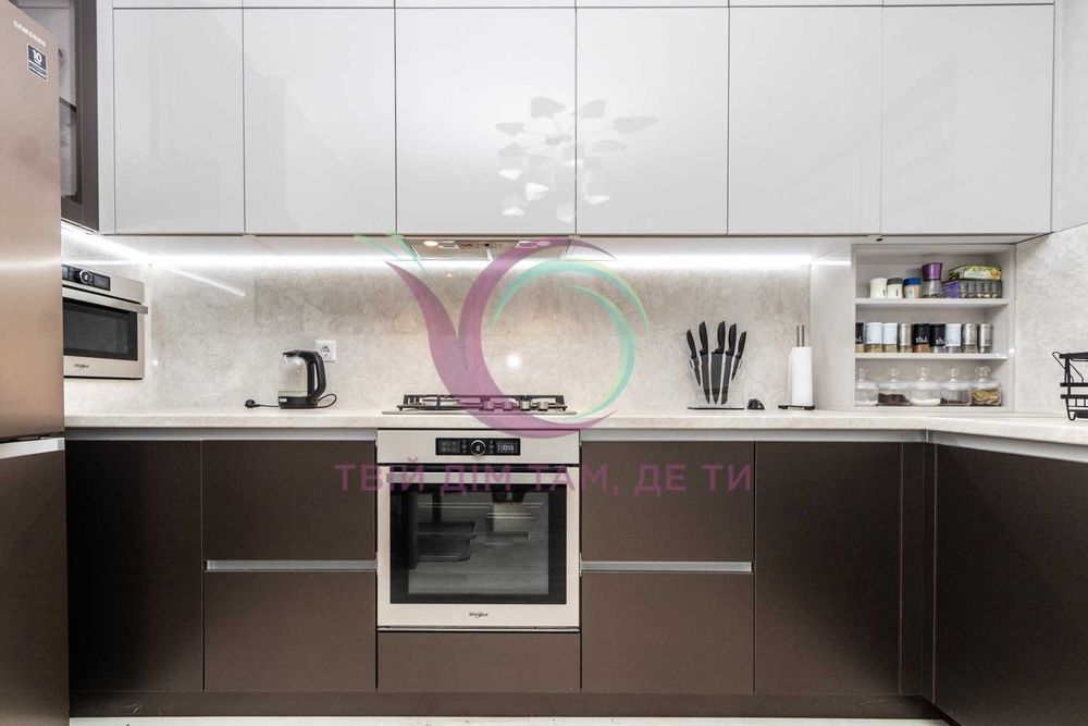 Новий ТОП Особняк з ремонтом Готовий до заїзду, в місті район Велмарт