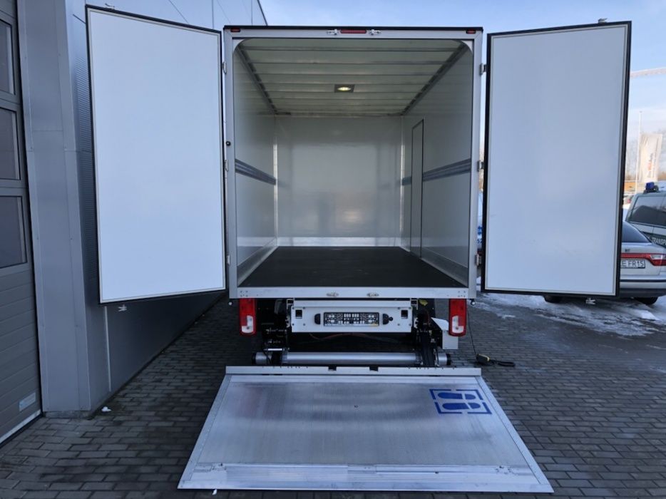 Wynajem Kontener z windą Nowy Crafter  2.0 tdi , 8ep