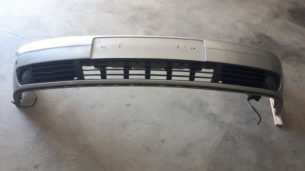 Pára-choques da frente Audi A4 fase 2 (1999 a 2004) impecável