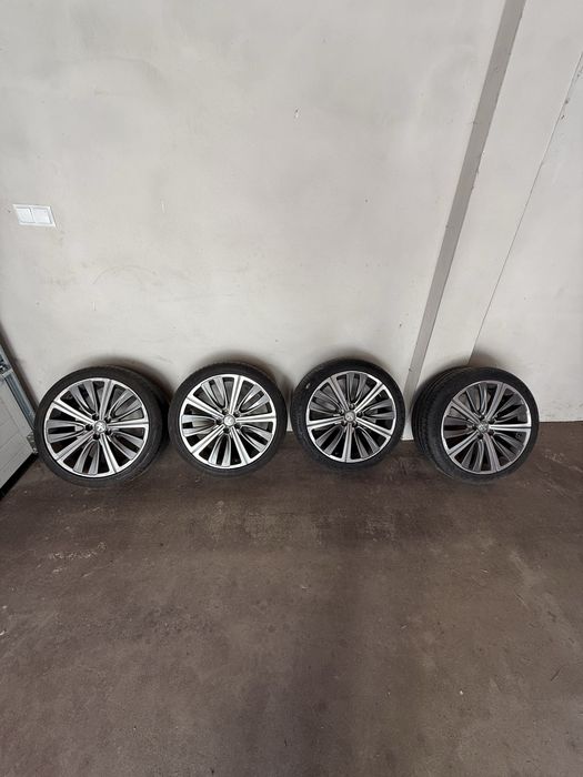 Peugeot felgi 19 z oponami letnimi
